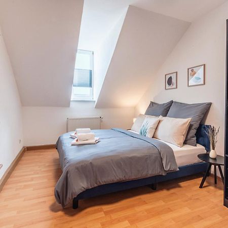 Grosszuegiges Apartment - Zentral - Kueche - Familienfreundlich エアフルト エクステリア 写真